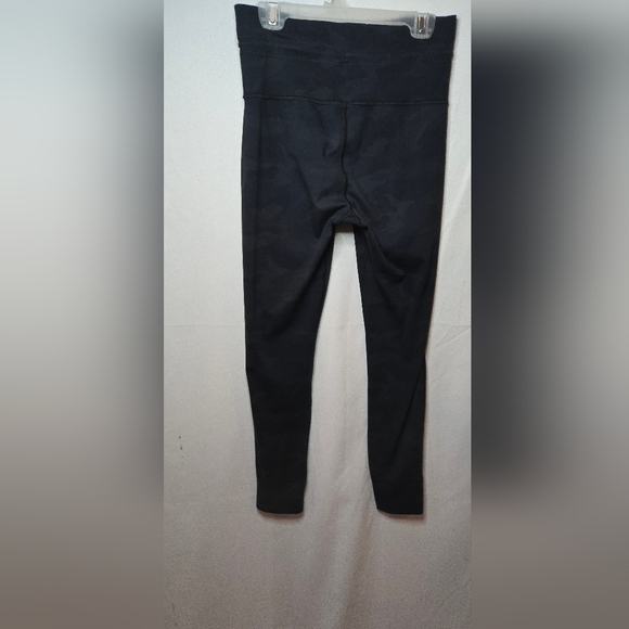 Vuori Daily Legging Black Camo Camouflage Women's Small - Picture 9 of 9